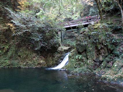 赤目四十八滝（千手滝）　日本漢文の世界 kambun.jp