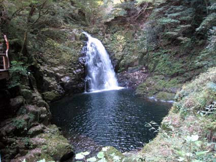 赤目四十八滝（不動滝）　日本漢文の世界 kambun.jp