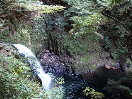 赤目四十八滝（不動滝）　日本漢文の世界 kambun.jp