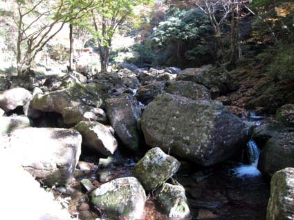 赤目四十八滝（霊蛇滝への道）　日本漢文の世界 kambun.jp