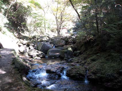 赤目四十八滝（霊蛇滝への道）　日本漢文の世界 kambun.jp
