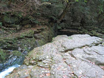 赤目四十八滝（横淵）　日本漢文の世界 kambun.jp