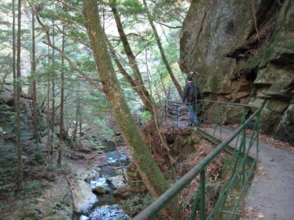 赤目四十八滝（岩窟滝へ至る道）　日本漢文の世界 kambun.jp