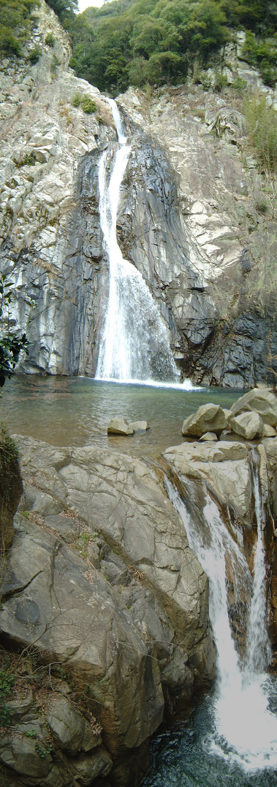 布引の滝（おんだき）全景　日本漢文の世界
