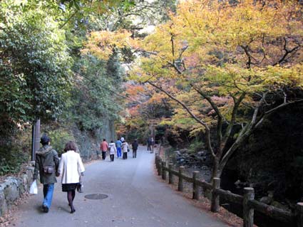 箕面山の入り口　日本漢文の世界
